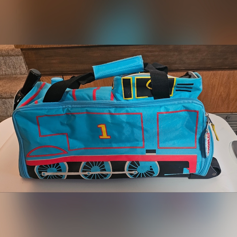 Thomas the Tank Engine Kids Travel Bag With Pull Out Handle - Picture 2 of 5